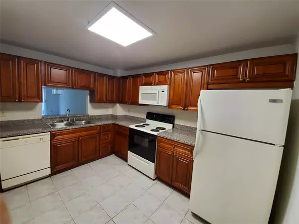 Coral Springs, FL 33071,8720 Shadow Wood Blvd #206