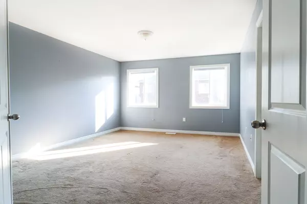 Georgina, ON L0E 1R0,67 Wyndham CIR