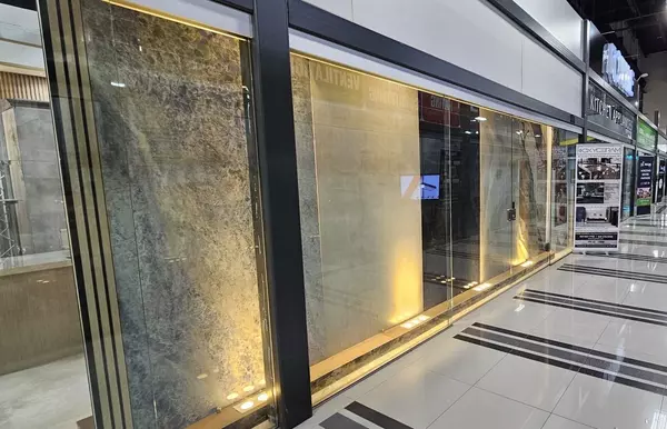 Vaughan, ON L4K 1Z8,7250 Keele ST #175