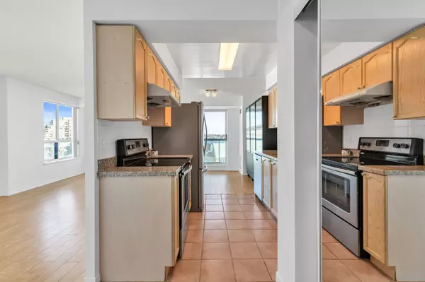 Richmond Hill, ON L4B 4N2,3 Ellesmere ST #520