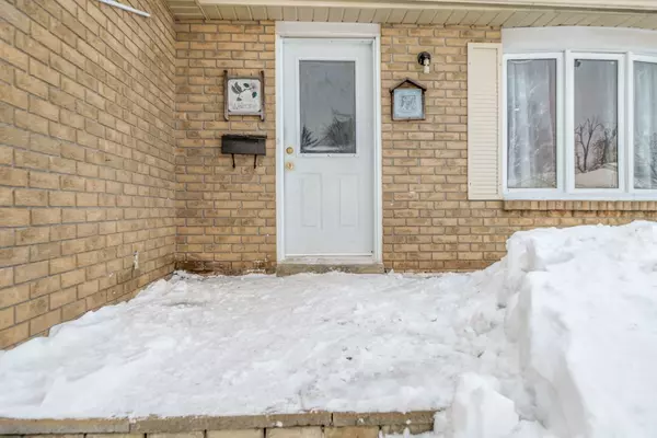 Barrie, ON L4M 5V7,3 Hickling TRL