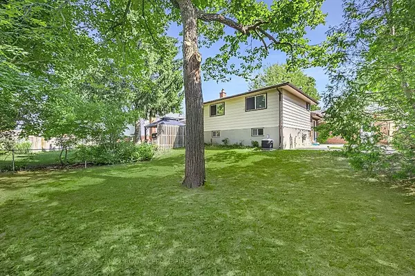 Barrie, ON L4M 4W9,6 Deerpark DR