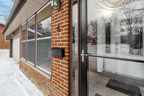 Barrie, ON L4M 4W9,6 Deerpark DR