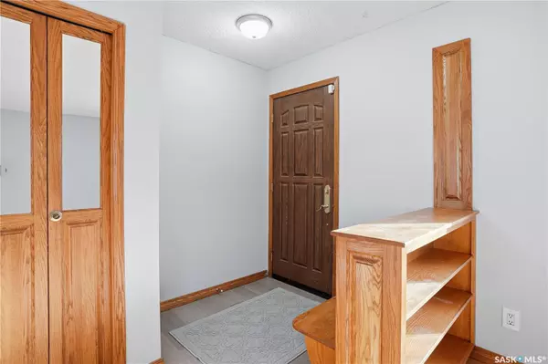 Regina, SK S4R 4A3,128 Yarnton CRESCENT