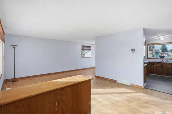 Regina, SK S4R 4A3,128 Yarnton CRESCENT