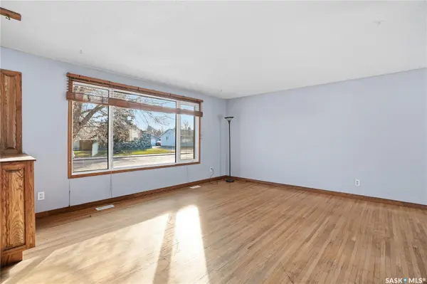 Regina, SK S4R 4A3,128 Yarnton CRESCENT