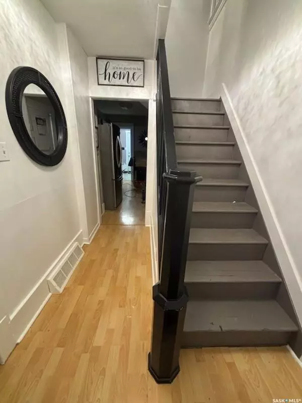 Unity, SK S0K 4L0,297 4th AVENUE E