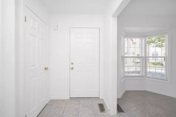 Burlington, ON L7M 4Y3,4200 Kilmer DR #64