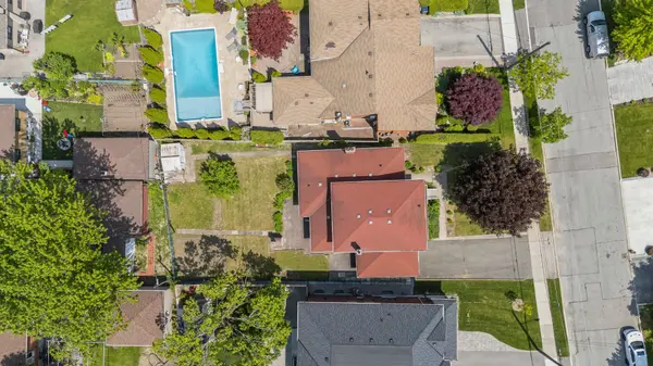 Toronto W04, ON M6L 2K3,28 Cornelius Pkwy