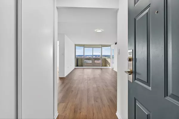 Burlington, ON L7L 3V8,5090 Pinedale AVE #1007