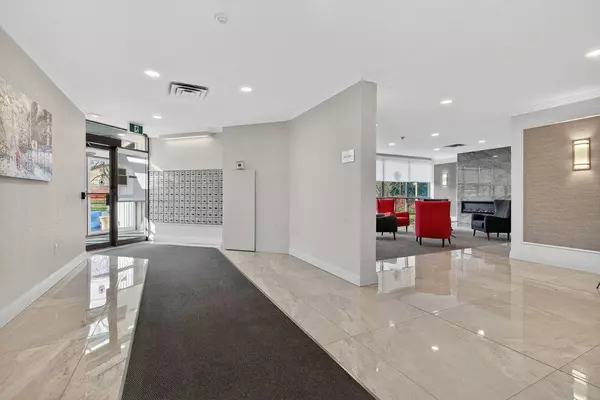 Burlington, ON L7L 3V8,5090 Pinedale AVE #1007