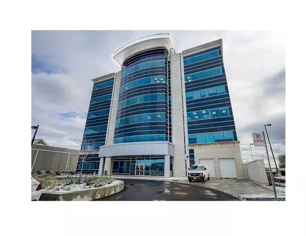 218 Export BLVD #301, Mississauga, ON L5A 0S7
