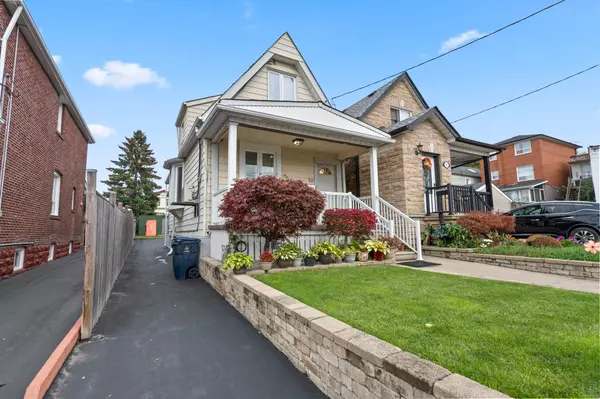 Toronto W03, ON M6M 1C8,20 Kersdale AVE