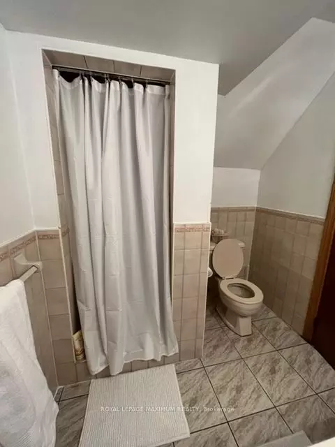 Toronto W10, ON M9V 4Y2,48 Plowshare CRES #Lower