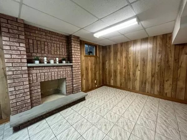 Toronto W10, ON M9V 4Y2,48 Plowshare CRES #Lower