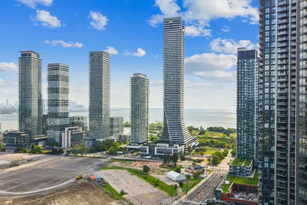 88 Park Lawn RD #2906, Toronto W06, ON M8Y 0B5