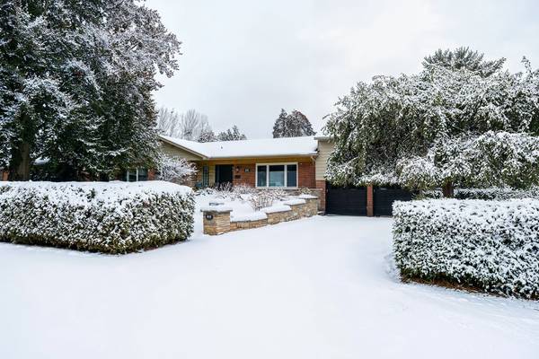 655 Gayne BLVD, Burlington, ON L7T 3V8