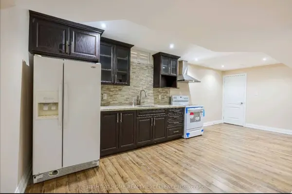 Mississauga, ON L5W 1B1,6862 Gooderham Estate BLVD