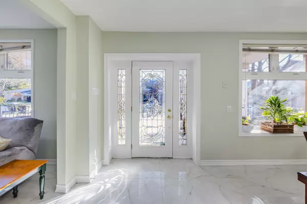 Mississauga, ON L5J 1H8,1597 Steveles CRES #MAIN