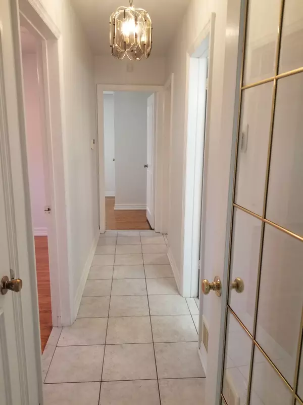 Toronto W05, ON M9L 2H8,38 Milady RD