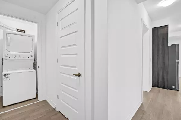 Milton, ON L9T 2X5,490 Gordon Krantz AVE #507