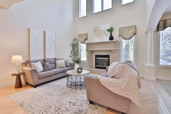 Mississauga, ON L5H 4L3,806 Hidden Grove LN