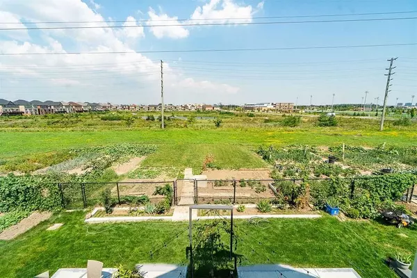 Brampton, ON L4S 2W5,19 Durango DR