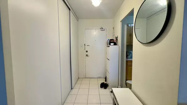 Toronto W05, ON M9L 2K2,2835 Islington AVE #910