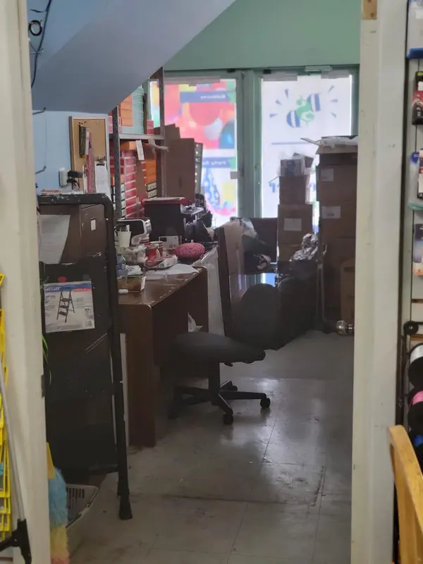 Halton Hills, ON L7J 1W1,8 Main ST N