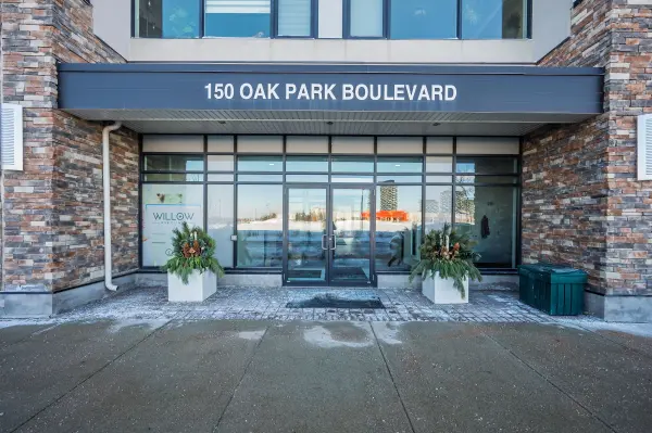 Oakville, ON L6H 3P2,150 Oak Park BLVD #222