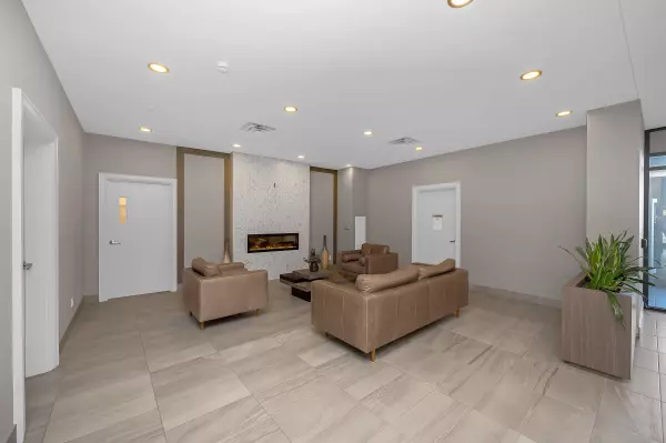 Oakville, ON L6H 3P2,150 Oak Park BLVD #222