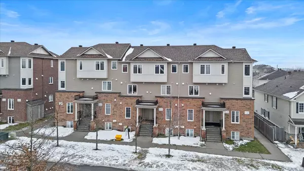 290 Espin HTS, Barrhaven, ON K2J 0Y8