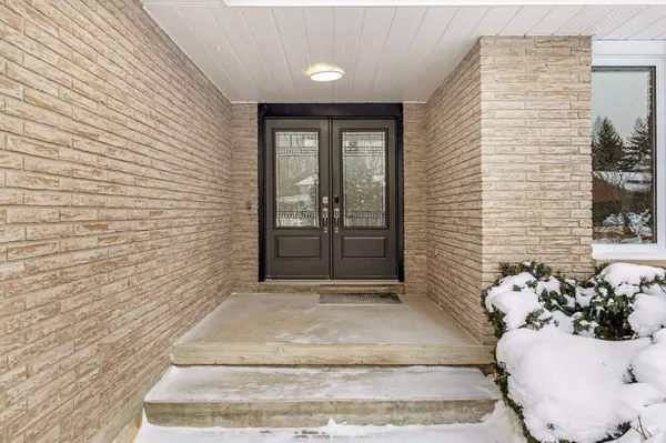 Guelph, ON N1C 1A6,6 Mulberry CT