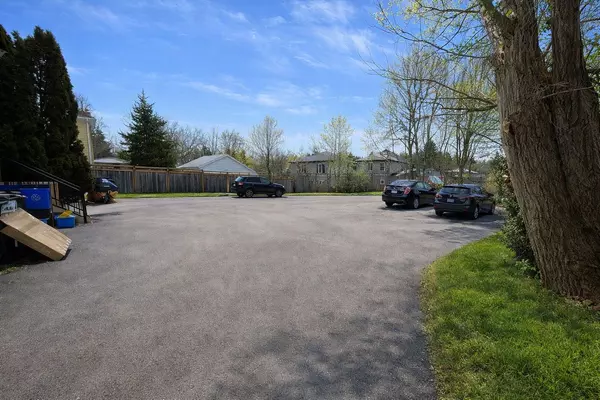 Cambridge, ON N3C 2G1,96 Henderson ST