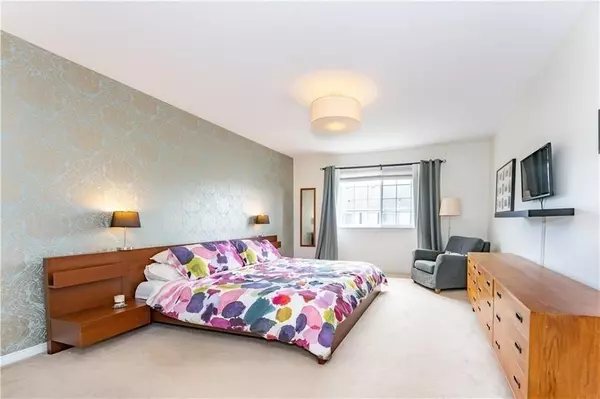 Barrhaven, ON K2J 0P5,438 Ashbourne CRES