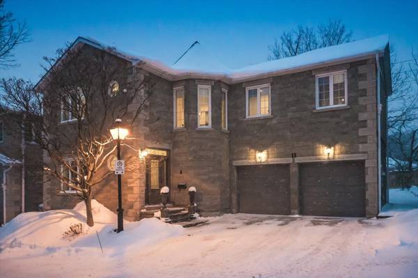 25 MANOR PARK CRES #11, Guelph, ON N1G 1A2