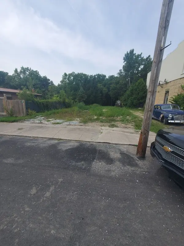 Dawn-euphemia, ON N0P 1R0,527 Florence RD