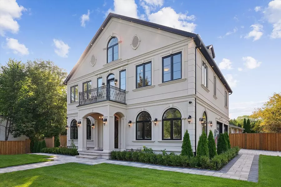 452 Rothesay PL, Burlington, ON L7N 1N5