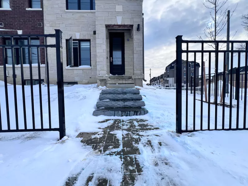 5953 Saigon ST #- Suit, Mississauga, ON L5V 0E9