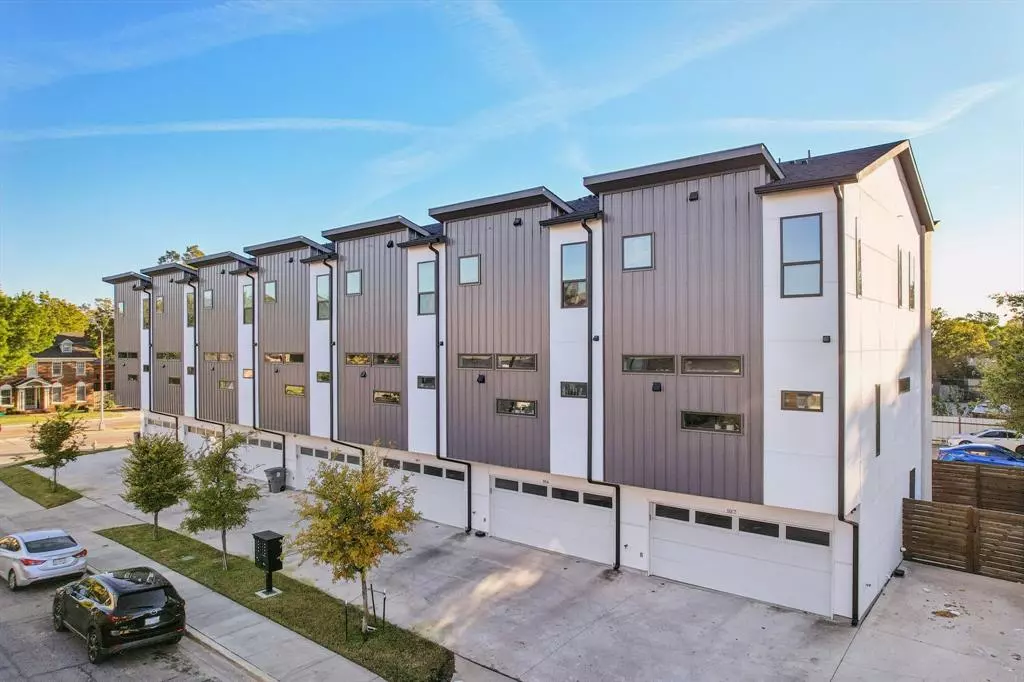 Dallas, TX 75214,145 N Henderson Avenue #102