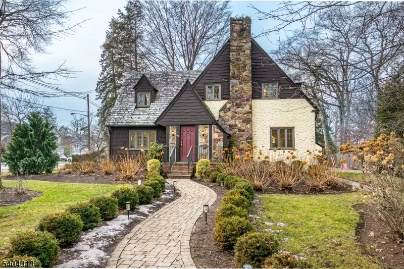 Metuchen Boro, NJ 08840,143 Lake Ave