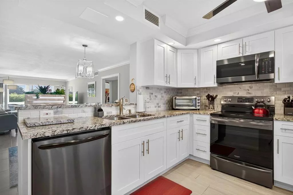 Coconut Creek, FL 33066,3302 Aruba Way #H1