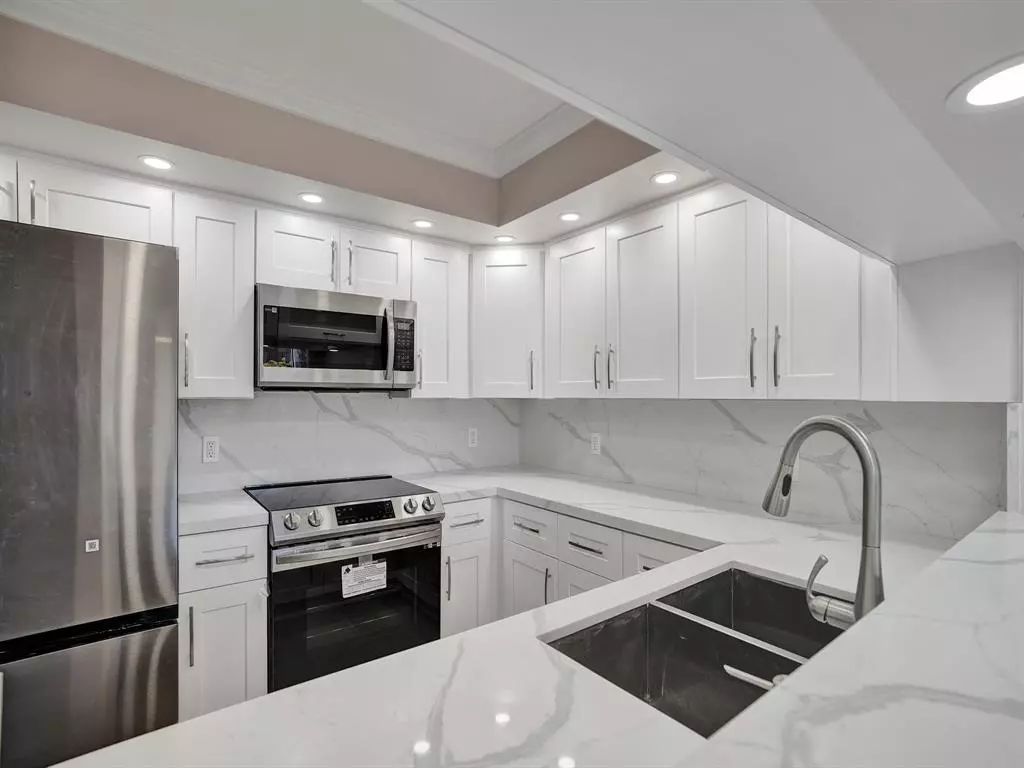 Pembroke Pines, FL 33027,701 SW 142nd Ave #311