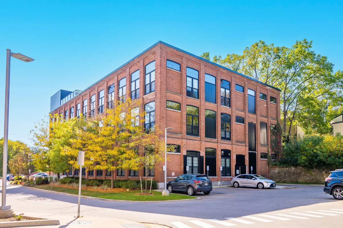 Cambridge, ON N1S 0B2,24 Cedar ST #101