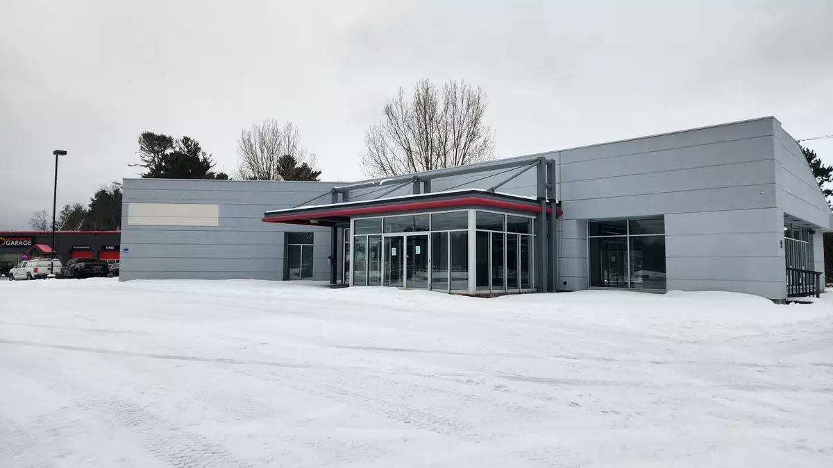 North Bay, ON P1B 8Z4,127 PINEWOOD PARK DR #B