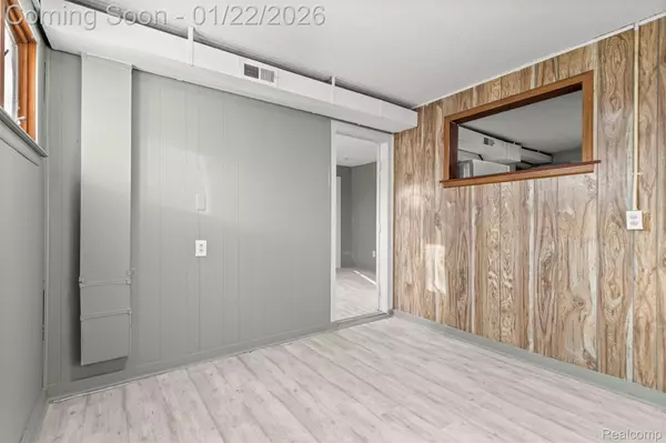 Dearborn Heights, MI 48127,5903 N Silvery LN