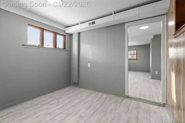 Dearborn Heights, MI 48127,5903 N Silvery LN