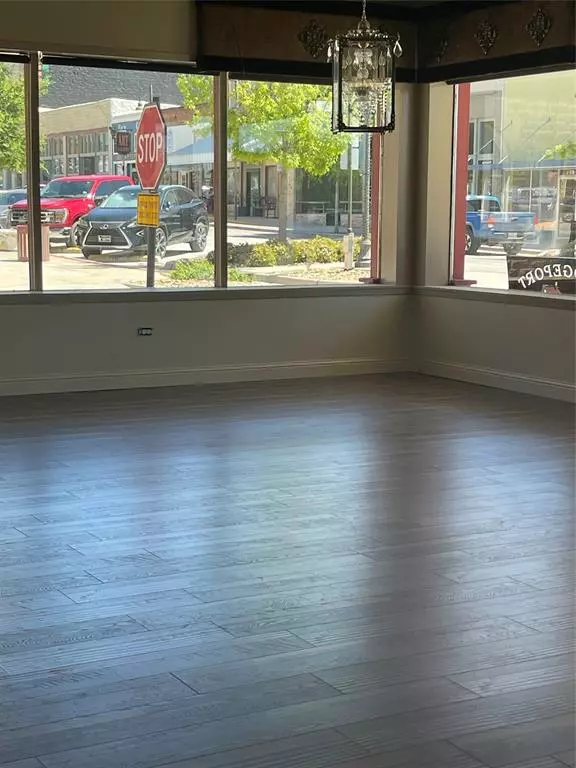 Bridgeport, TX 76426,921 Halsell