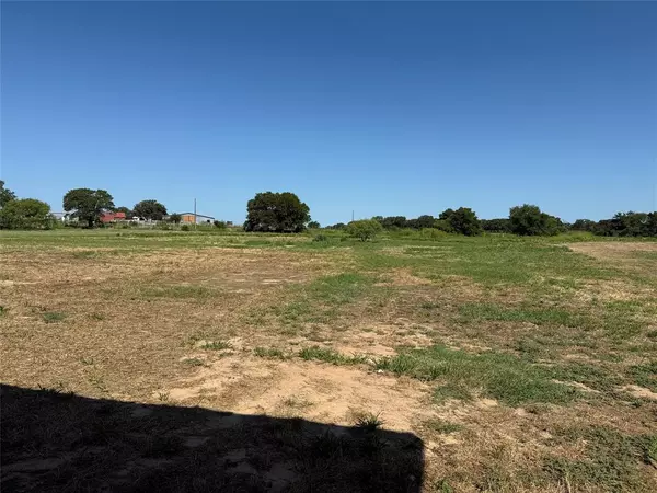 Bowie, TX 76230,1020 Red Bird Lane