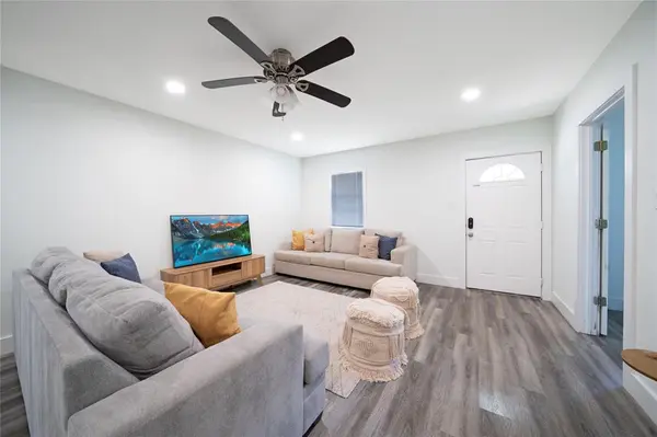 Dallas, TX 75211,2842 Burlington Boulevard